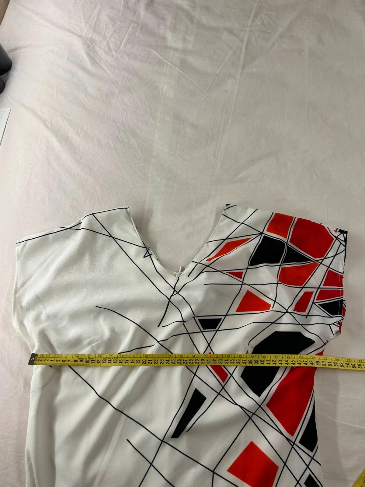 Vestido curto branco com estampas vermelhas la maison jersey – photo 8